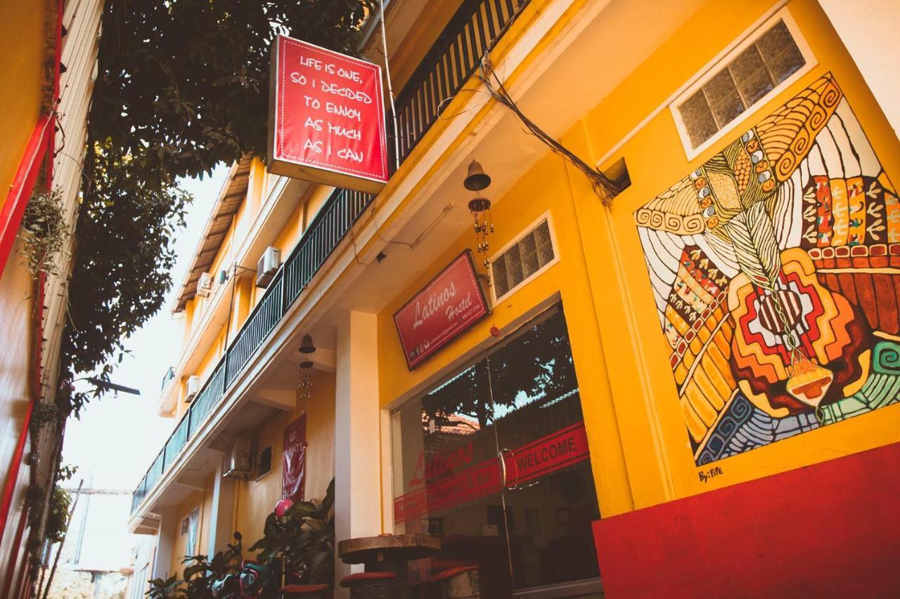 Latinos Hostel Siem Reap Exterior photo