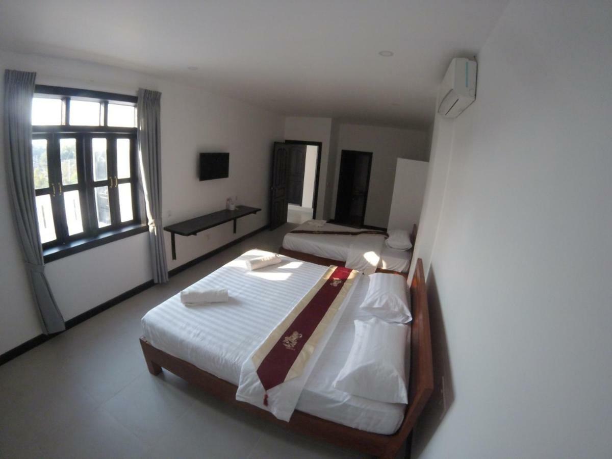 Latinos Hostel Siem Reap Exterior photo